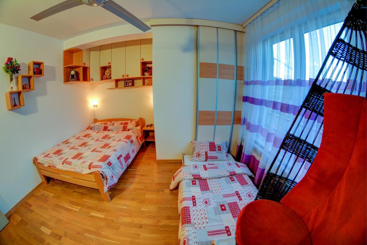 Rooms And Apartments S Belgrade Luaran gambar